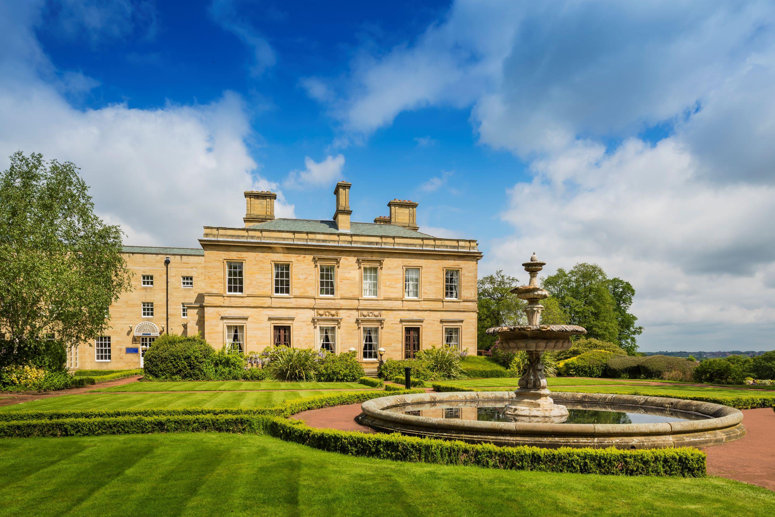 Oulton Hall Hotel, Spa & Golf Resort Leeds  Exterior foto